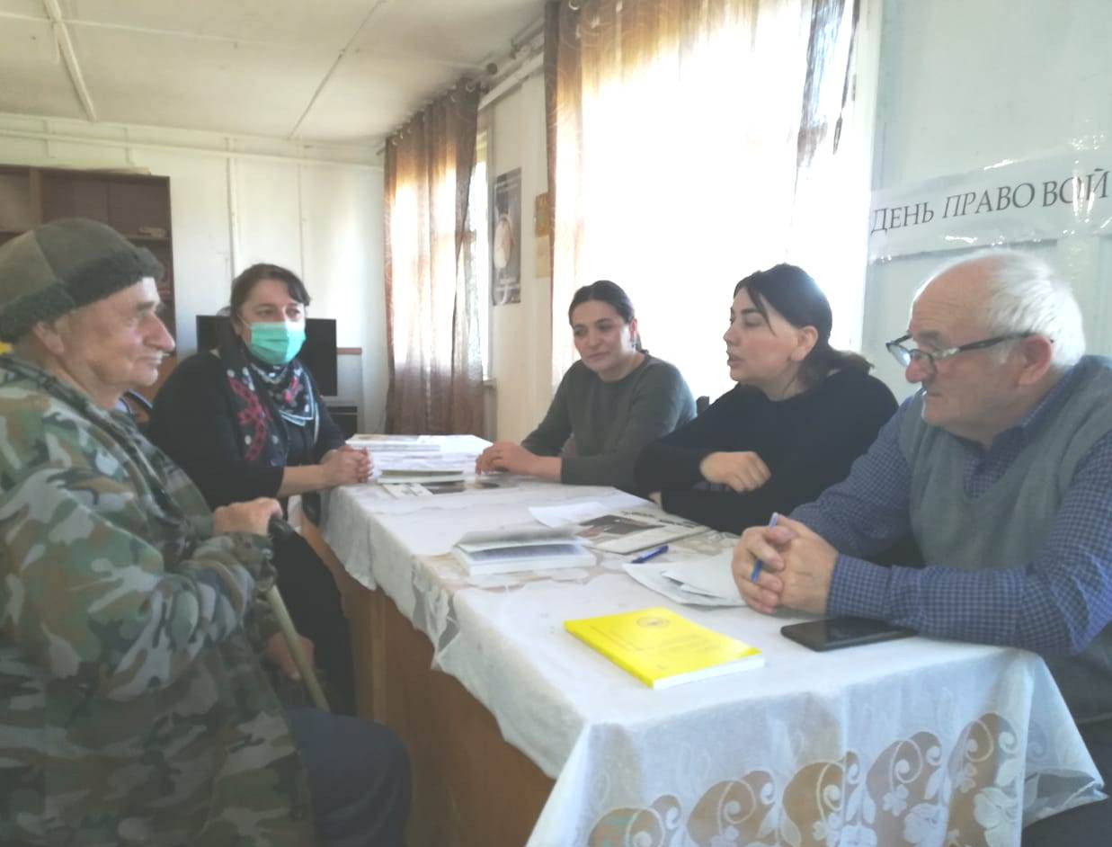 В рамках мероприятий посвященных Дню правовой помощи детям специалисты Дахадаевского КЦСОН оказали правовую помощь обслуживаемым Центра